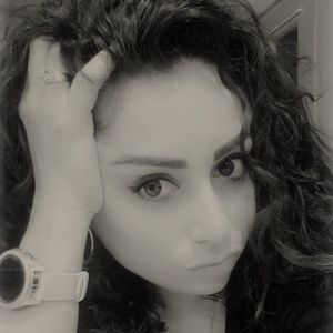 Meet your Posher, Yanira